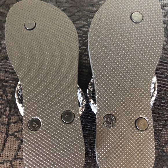 Jack Skellington Decorated Flip Flops 6 - Picture 5 of 6